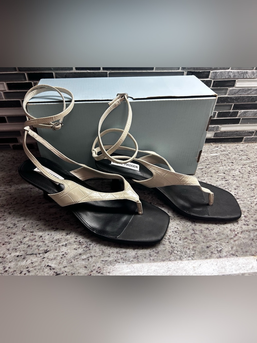 Steve Madden Rayger white  and Black Ankle-Tie Thong Sandals size 9.5